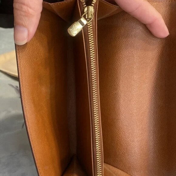 Authentic Louis Vuitton Monogram Sarah Long Wallet - Picture 10 of 12